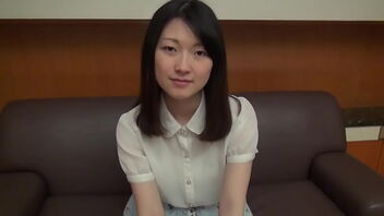 Japanese amateur with natural breasts in free JAV video.