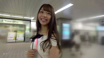 Young Japanese university student Hina’s first homemade video: showing off her assets